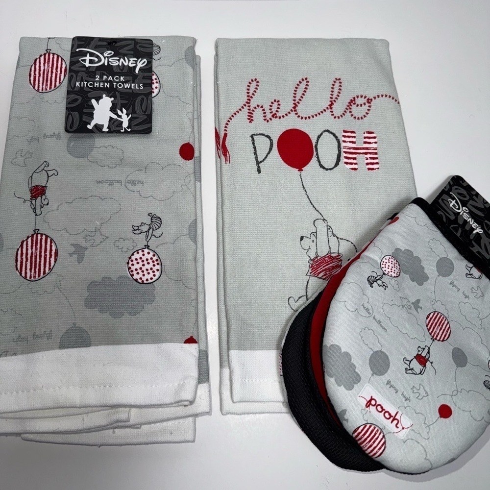 WINNIE THE POOH Set Of 3 Kitchen Towels & Mini Oven Mitts 2 NWT